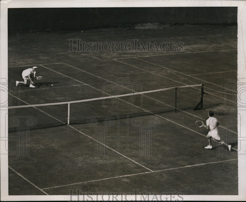 1937 Press Photo Kay Stammers vs Helen Jacobs Wightman Cup tennis in NY- Historic Images