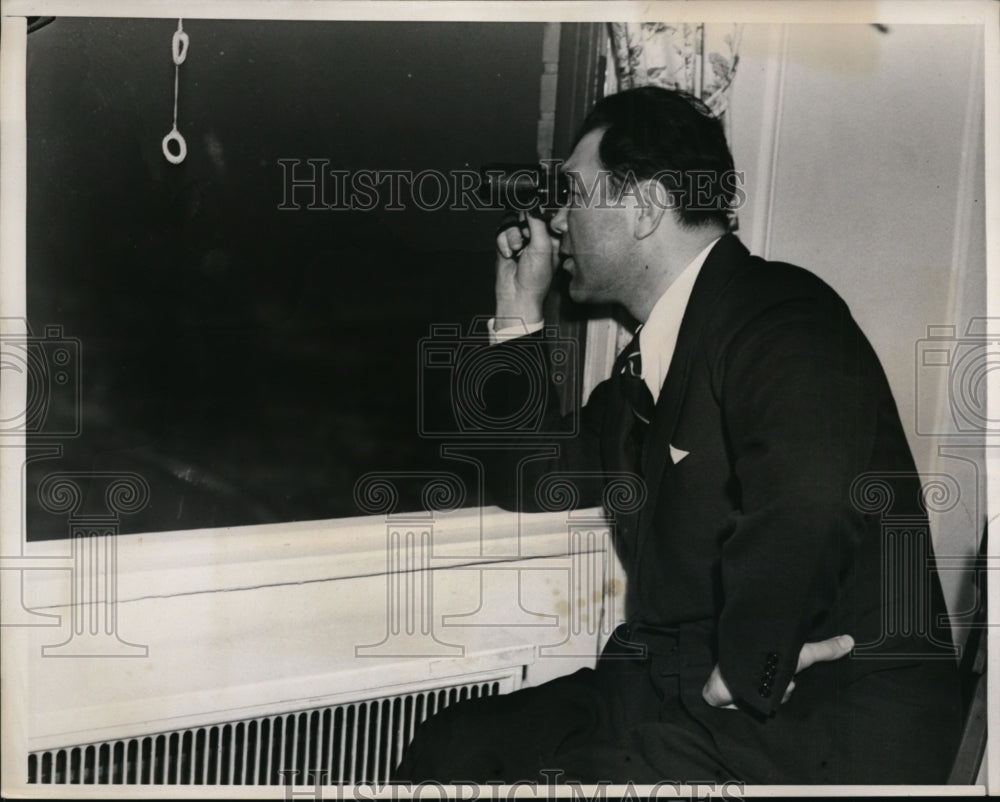 1939 Press Photo Boxer Max Schmelling at his hotel - nes27420- Historic Images