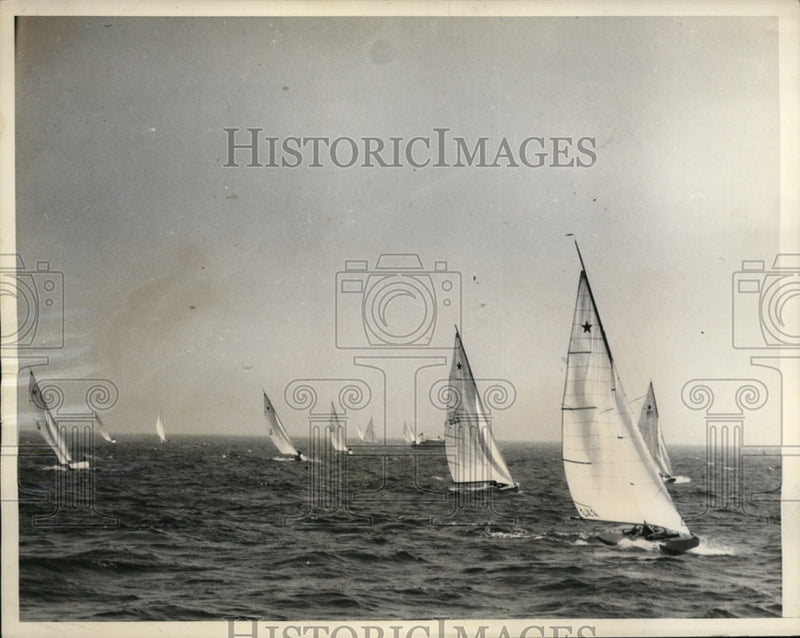 Load image into Gallery viewer, 1933 Press Photo International star boat yacht racing in Long Beach Calif
