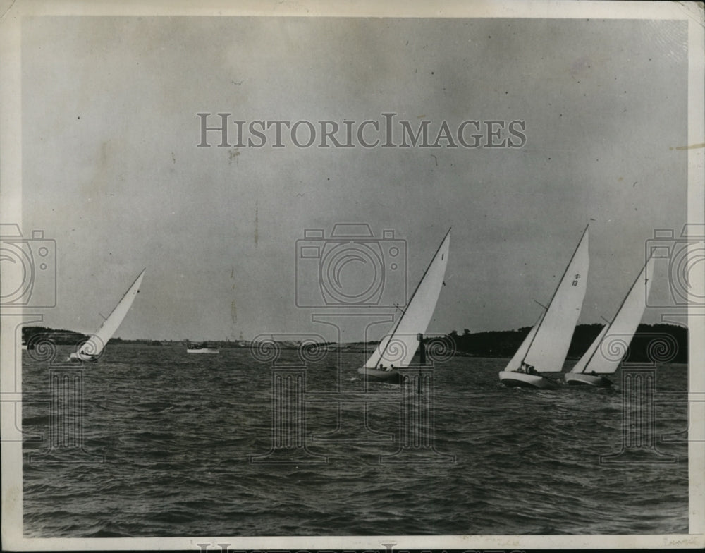 1934 Press Photo Long Island Sound yacht race team at Bermuda - nes27552- Historic Images