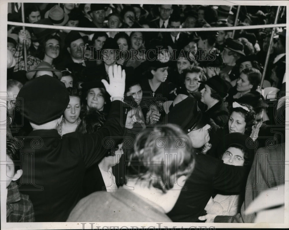 1939 Press Photo San Francisco wedding of Joe DiMaggio of Yankees Dot Arnold- Historic Images