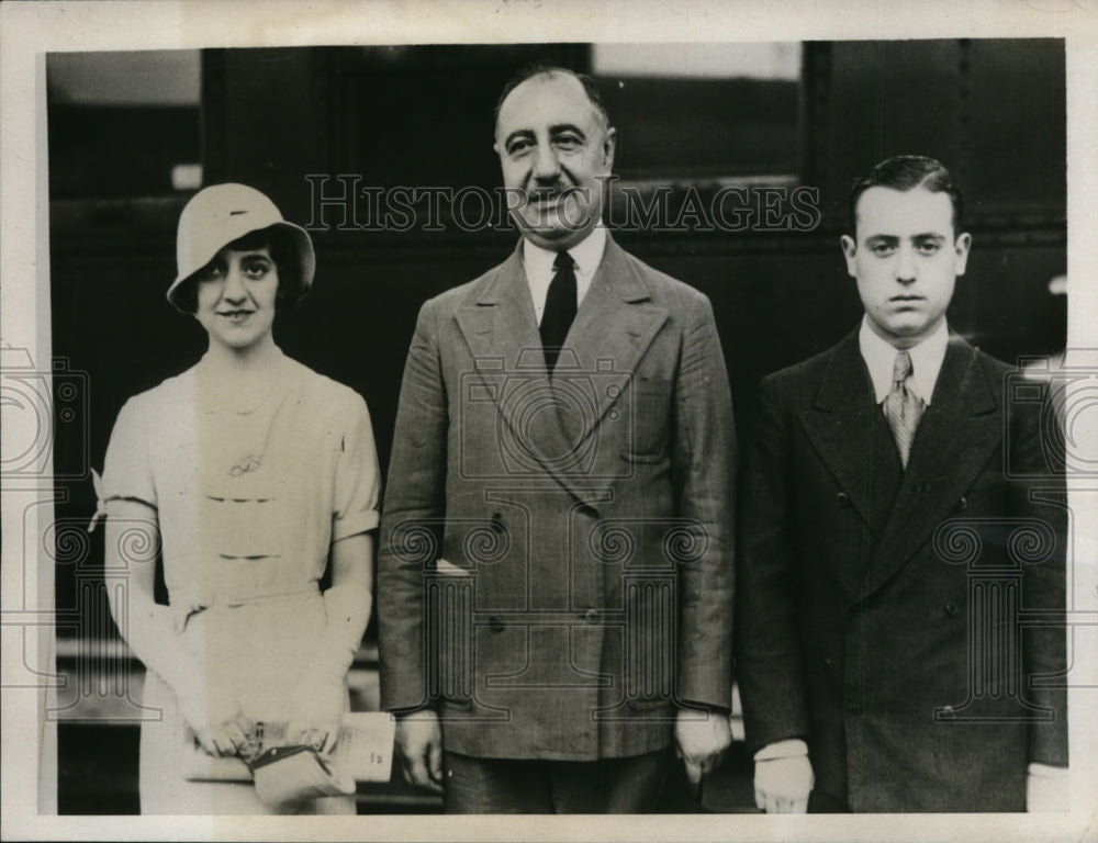 1932 Press Photo Argentine Dr Oscare Vinas, Maria & Cesar Olympic committee- Historic Images