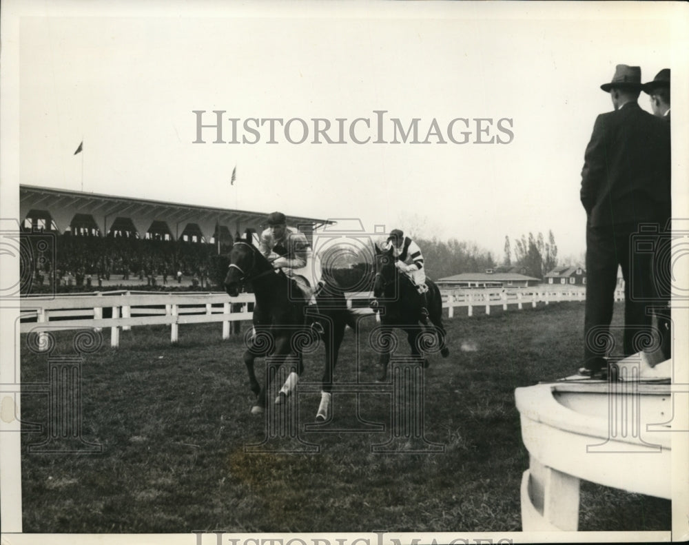 1933 Press Photo H Little on Senado at Pimlico track Md - nes27633- Historic Images