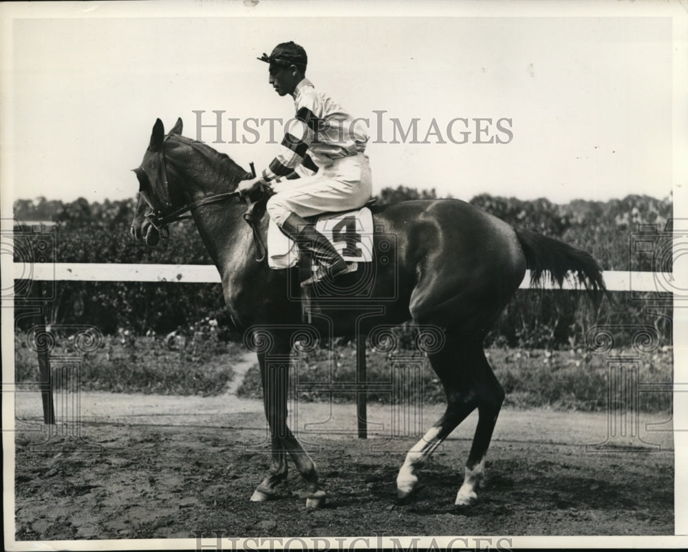 1944 Press Photo Jockey R Jones on Angelic at Belmont track in NY - nes27706