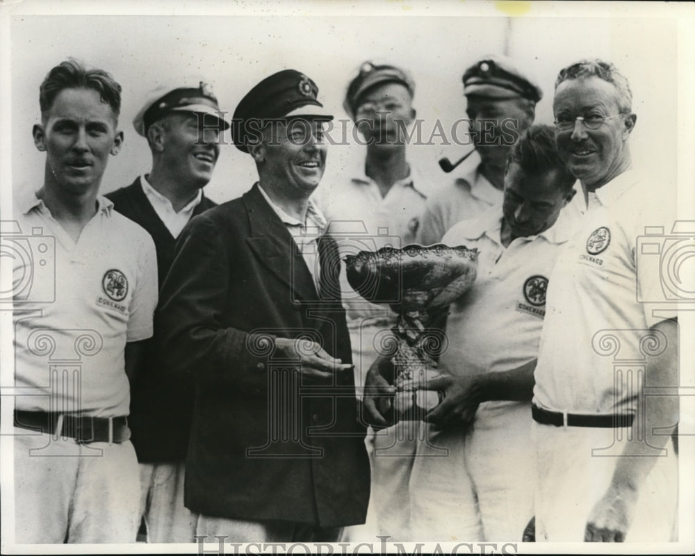 1934 Press Photo Crew of Conewago wins Canada&#39;s Cup yacht race, Capt T Wade- Historic Images