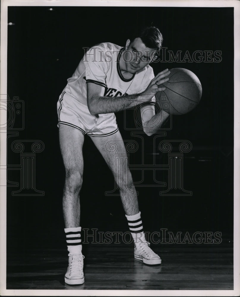 1954 Press Photo Ron Bushwell U Conn basketball - nes28343- Historic Images