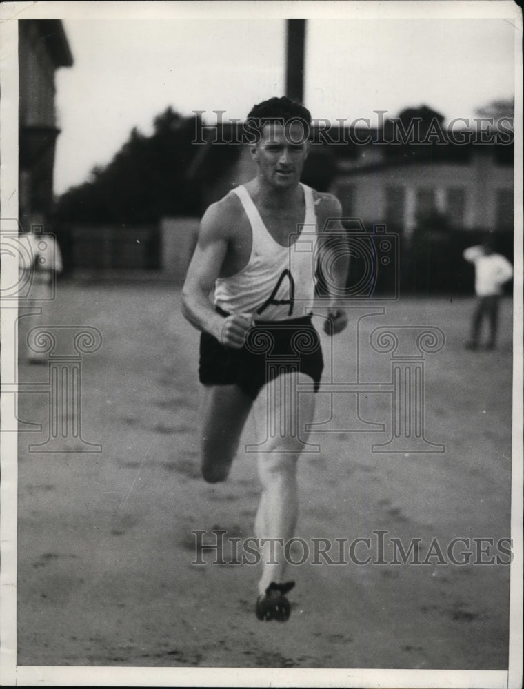 1932 Press Photo Allen Elliott New Zealand track star at LA Calif - nes28483- Historic Images