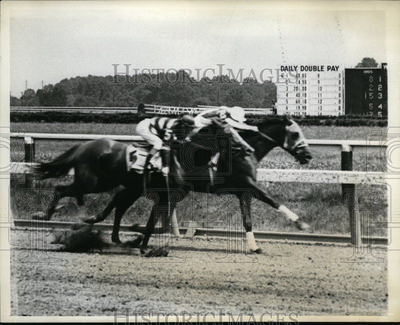Load image into Gallery viewer, 1938 Press Photo Stanton Del Deflate wins vs Butter &amp; Learned - nes28874
