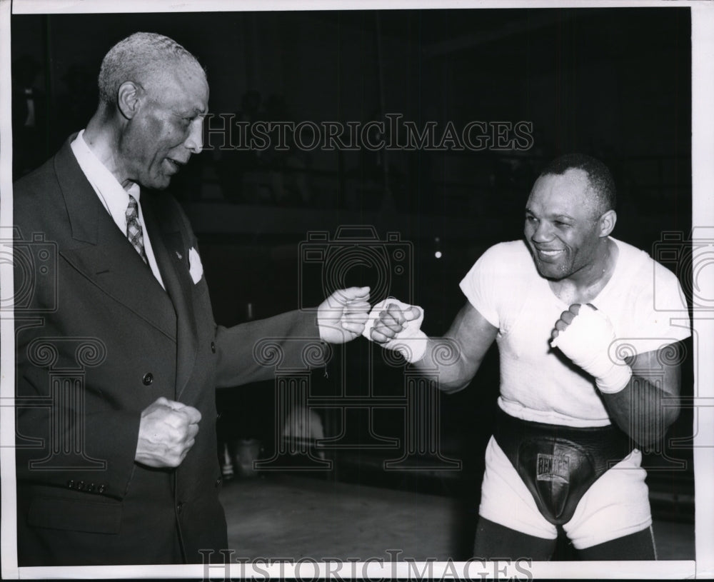 1953 Press Photo Heavyweight contender Jersey Joe Walcott & Bill Tate- Historic Images