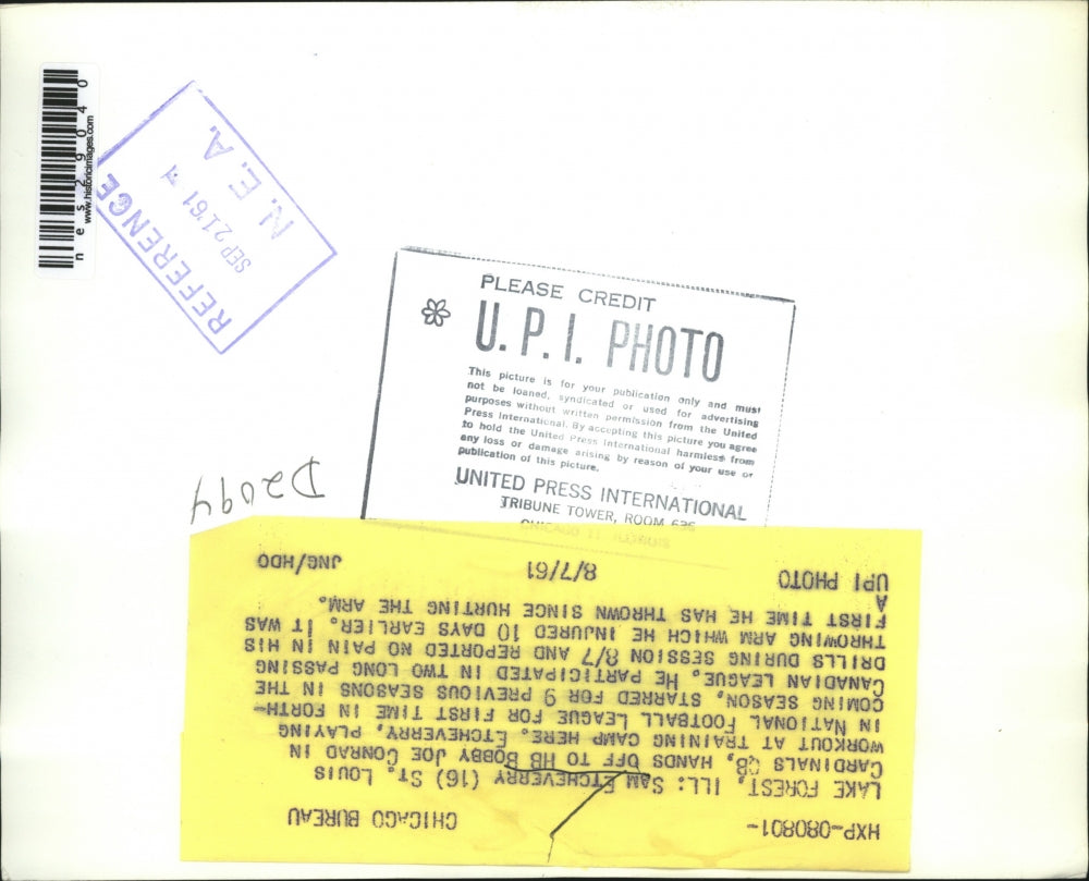 1961 Press Photo Sam Etcheverry St Louis Cardinals QB hands off to Conrad