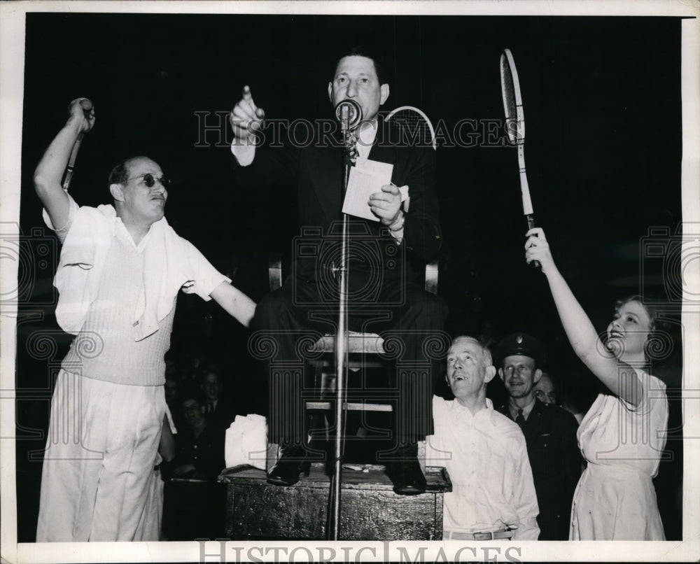 1944 Press Photo NYC tennis Ted Husing, Al Schacht, John Kiernan, Ann Mace- Historic Images