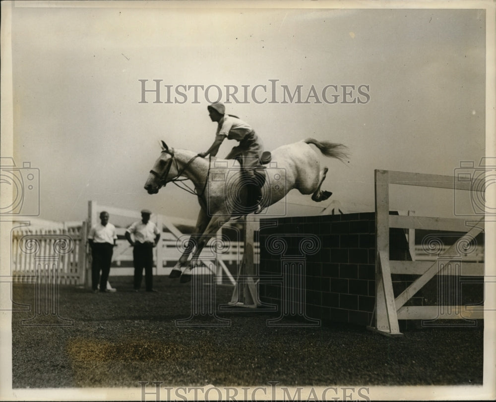 1928 Press Photo Bobbie Acker on Easy Money in Bowman Park Rye NY show- Historic Images