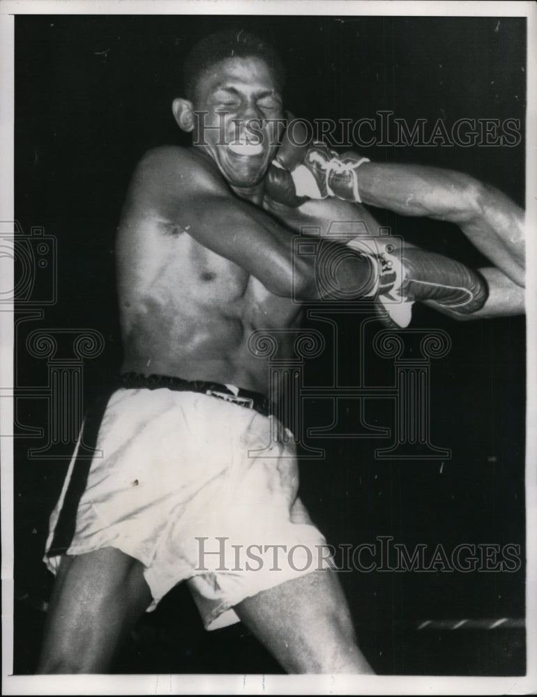 1959 Press Photo St Louis Mo welterweight champ Don Jordan vs Virgil Akins- Historic Images
