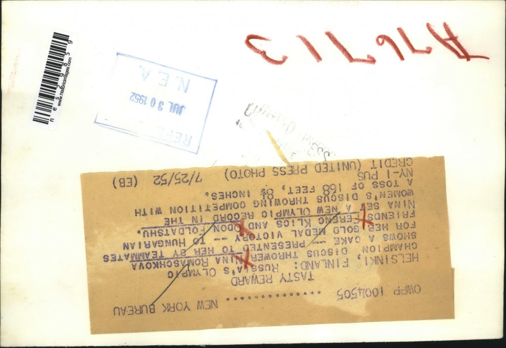 1952 Press Photo Helsinki Finland Russian discus Nina Romaschkova, Ferenc Klicks