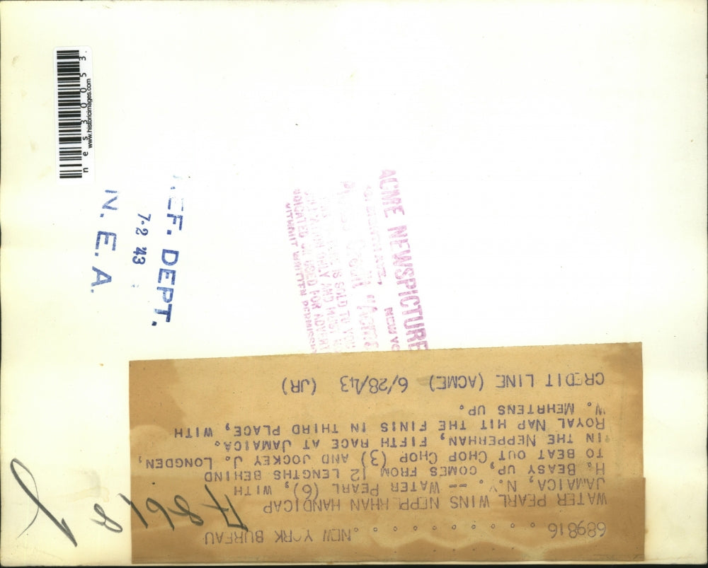 1943 Press Photo Jamaica track NY H Beasy on Water Pearl, J Longden on Chop Chop