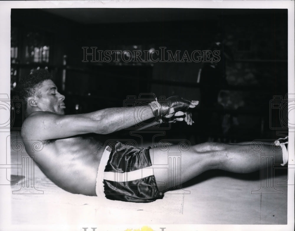 1942 Press Photo Elgin Ill Heavyweight champ Floyd Patterson training- Historic Images