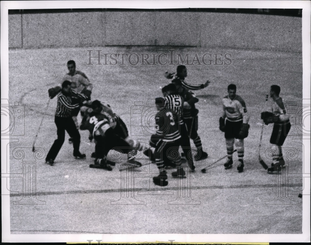 1962 Press Photo Black Hawk Elmer Vasco vs Canadians Gil Tremblay - nes30469- Historic Images