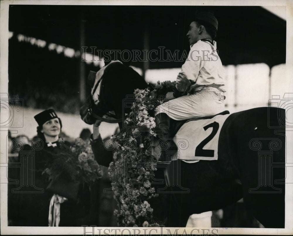 1937 Press Photo Johnny Adams on Whighcee at San Francisco Handicap - nes30735- Historic Images