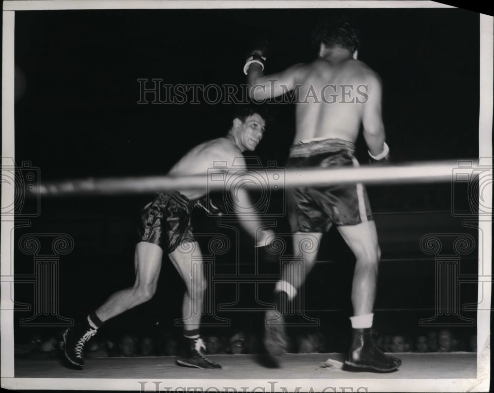 1940 Press Photo LA Calif Lightweight champ Sammy Angott vs Baby Arizmendi- Historic Images