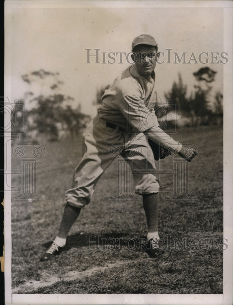 1935 Press Photo Edgar Smith rookie pitcher Philadelphia Athletics - nes30979- Historic Images