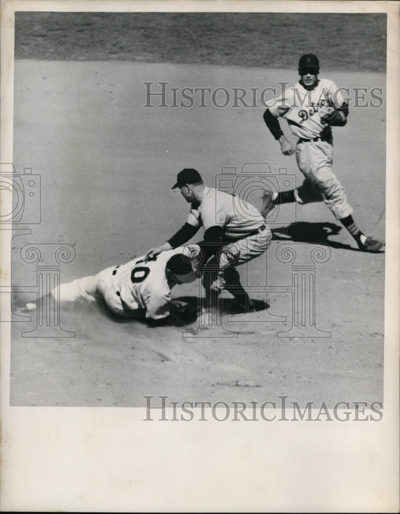 1950 Press Photo Indians Jim Hegan forced at second on Dale Mitchell ground ball- Historic Images