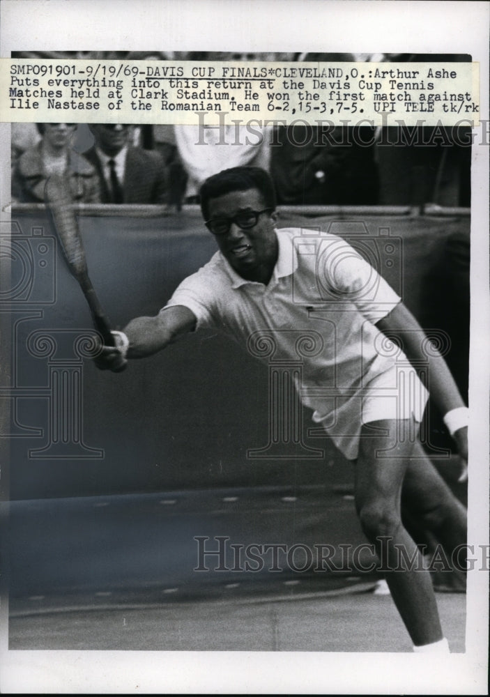 1969 Press Photo Arthur Ashe returns ball in Davis Cup play in Cleveland OH- Historic Images