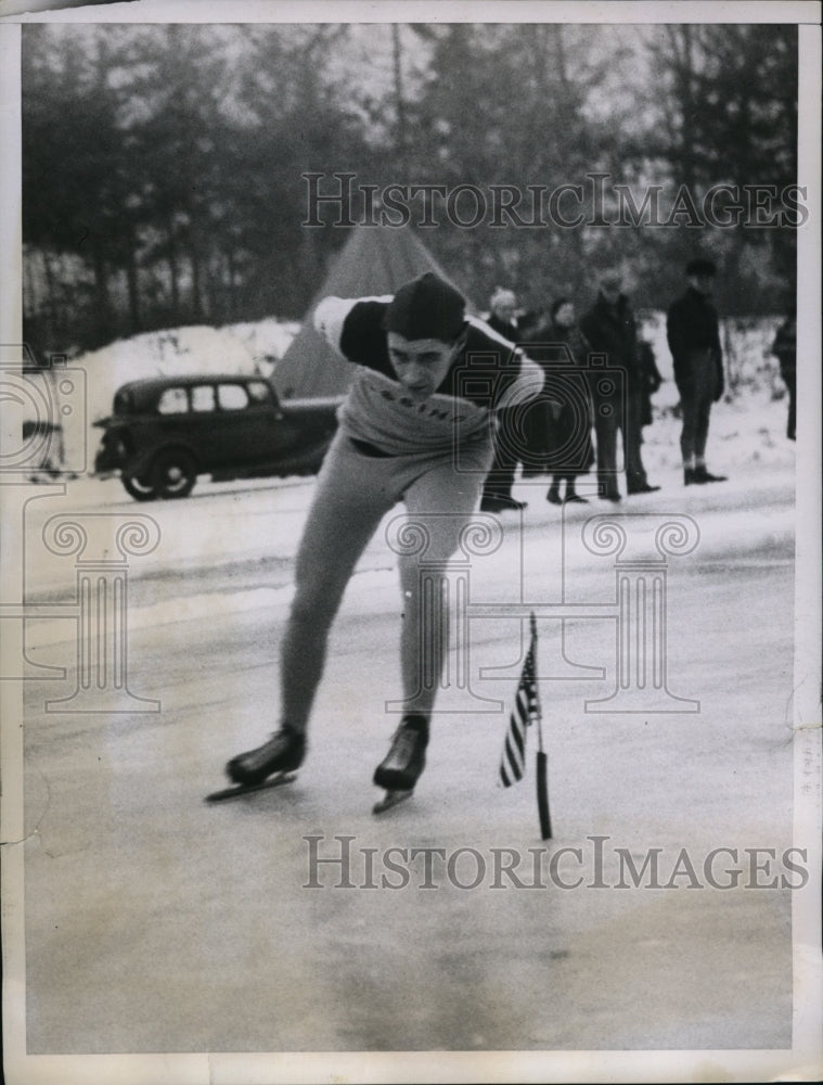 1935 Press Photo Ray Sarmsteadt of NY at Olympic speed skate tryouts - nes31397- Historic Images