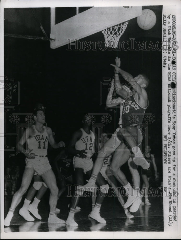 1961 Press Photo Cincinnatis Tony Yates goes for a shot vs Utah - nes31429- Historic Images