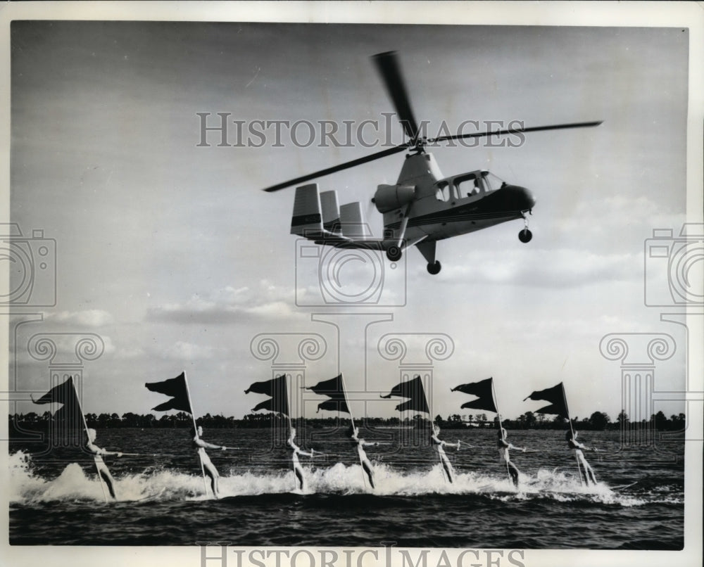 1962 Press Photo Cypress Gardens Fla water skiing Aquamaids & a helicopter- Historic Images