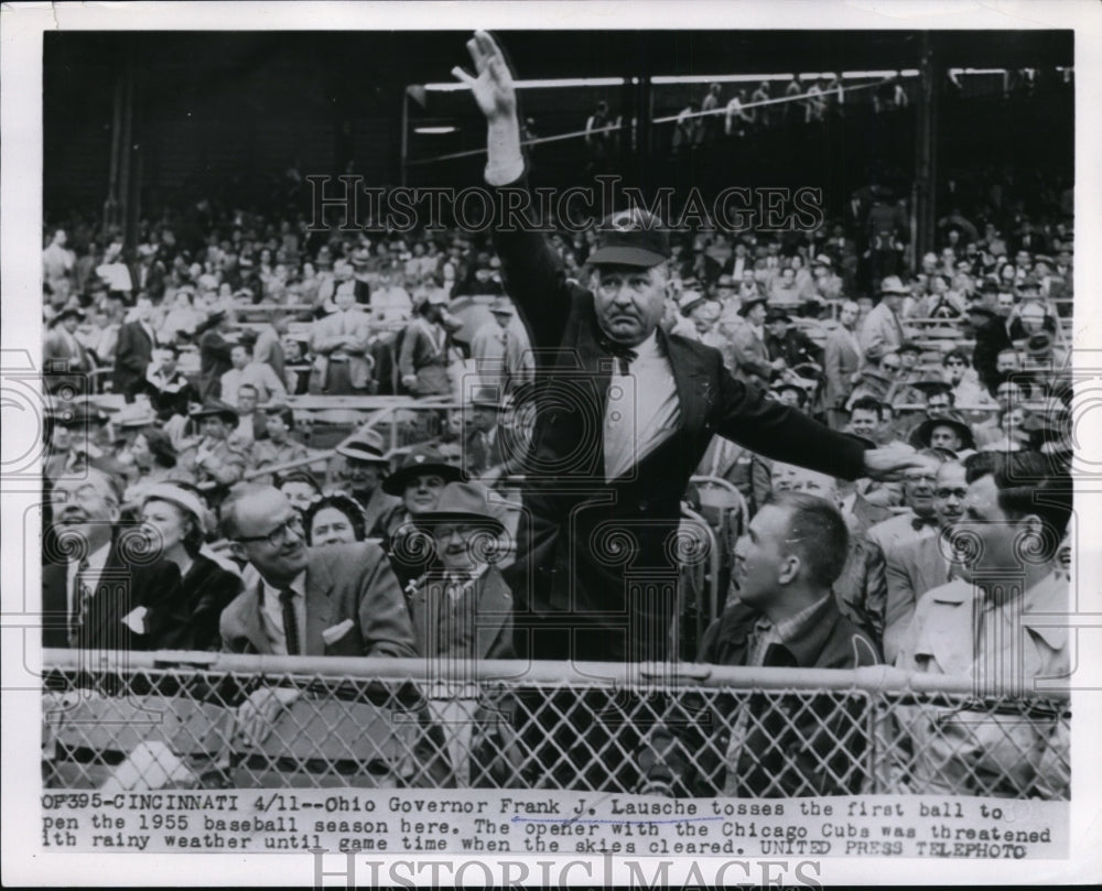 1955 Press Photo Ohio Gov Frank Lausche thows ot ball Indians vs Cubs- Historic Images