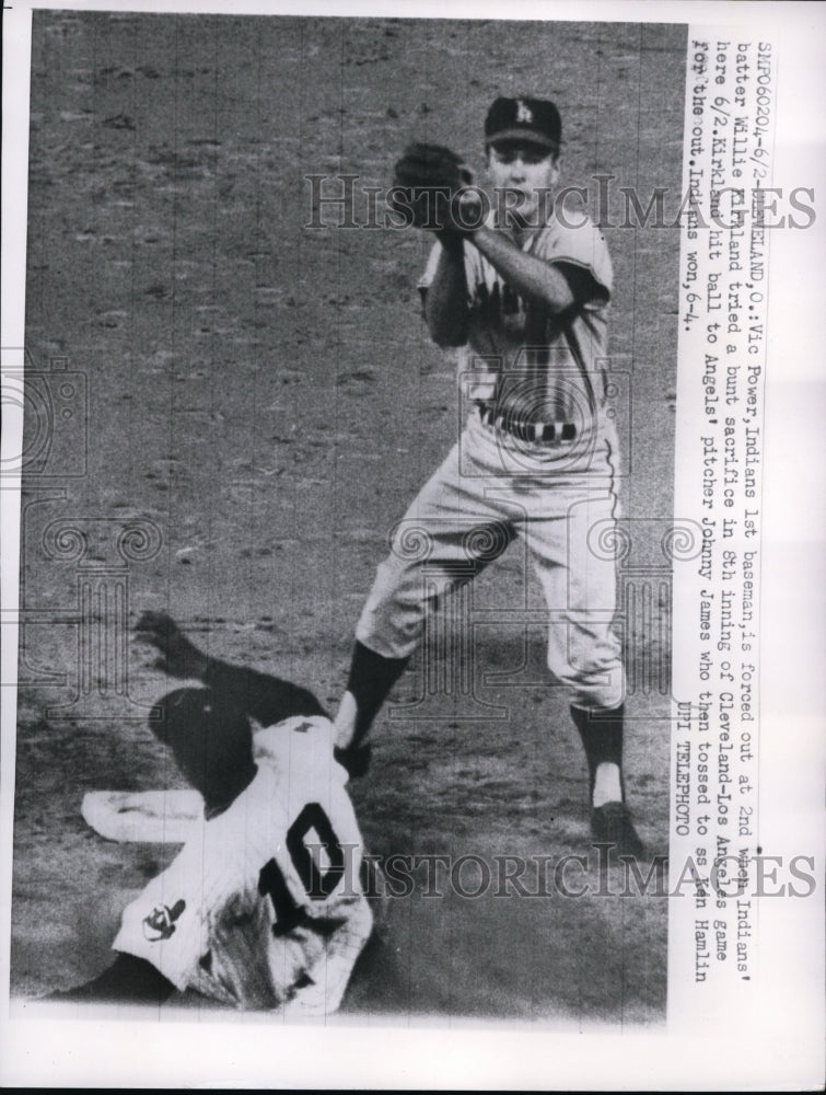 1961 Press Photo Indians 1st baseman forced out at 2nd - nes31907- Historic Images