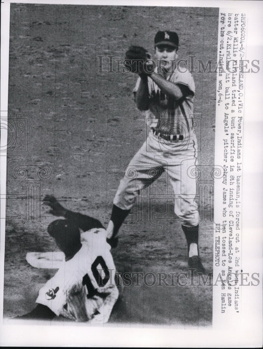 1961 Press Photo Indians 1st baseman forced out at 2nd - nes31907- Historic Images