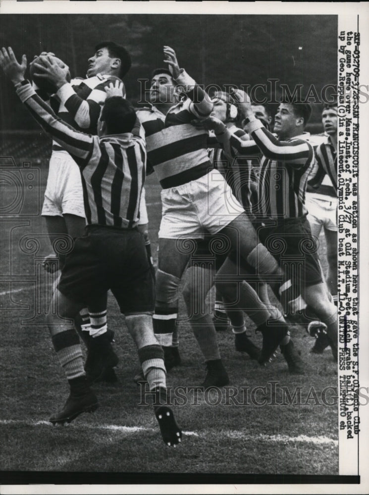 1957 Press Photo Pete Reich grabs ball backed by George Rappas - nes31937- Historic Images