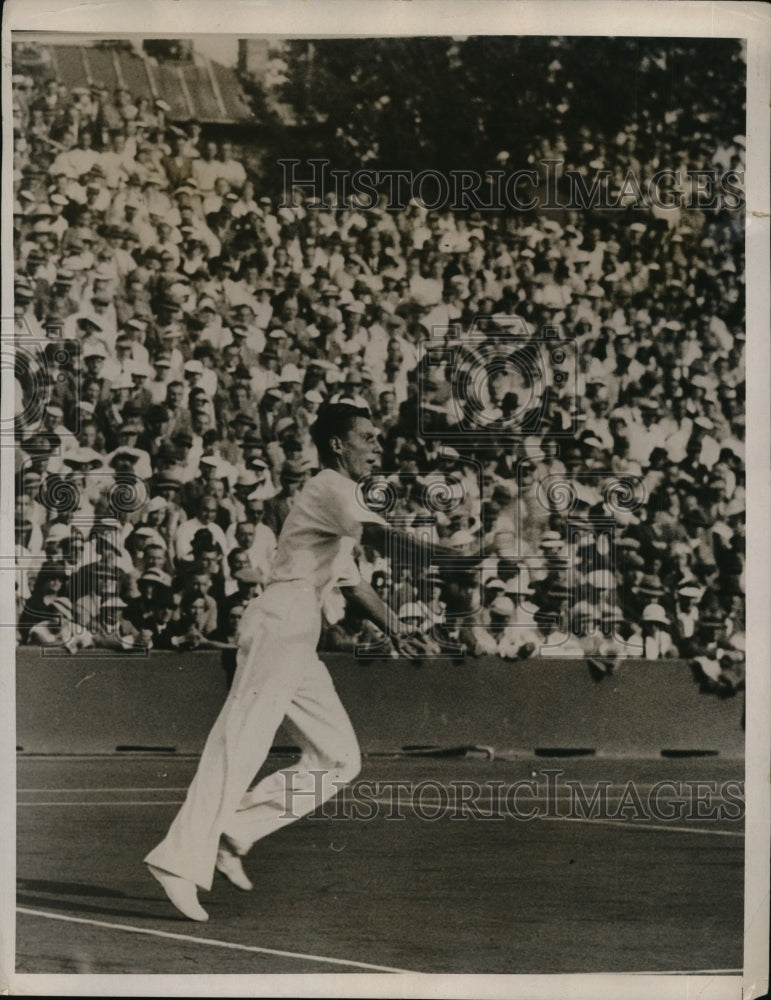 1933 Press Photo FJ Perry of Britain plays Davis Cup match against Merlin- Historic Images