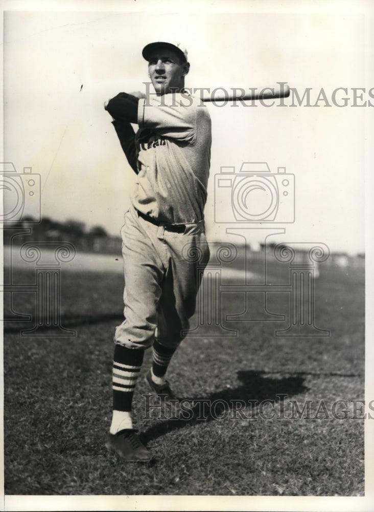 1935 Press Photo Rookie outfielder John Winsett at St Louis Cardinals Camp- Historic Images