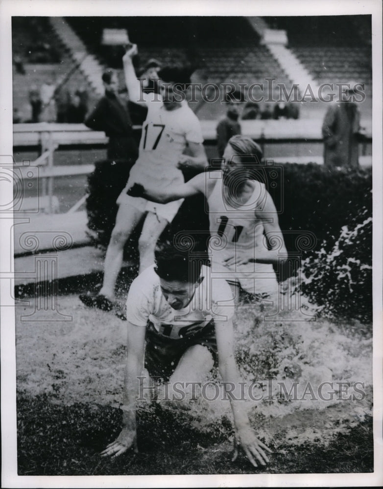 1954 Press Photo DF Milton MC Vant ER Hawkins English Schools Challenge Cup- Historic Images