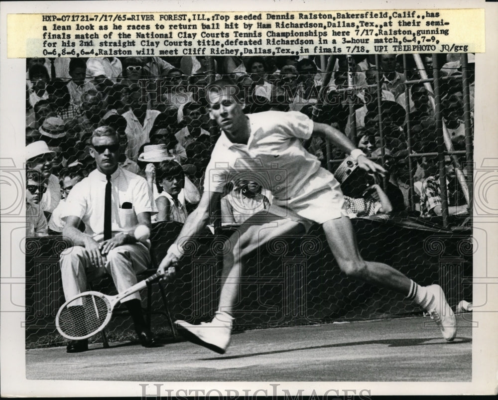 1965 Press Photo Top seeded Dennis Ralston returns ball hit by Ham Richardson- Historic Images