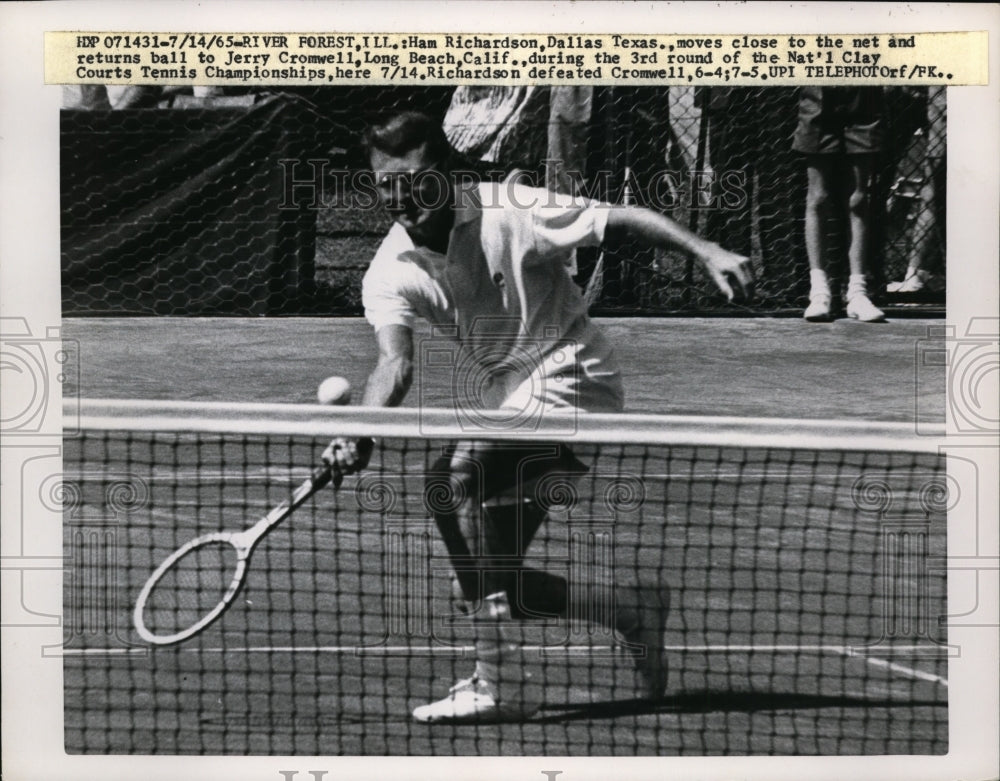 1965 Press Photo Ham Richardson returns ball to Jerry Cromwell - nes32178- Historic Images