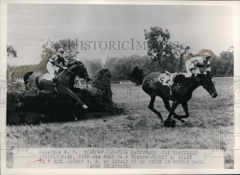 1949 Press Photo Saratoga NY Herculcid Steeplechase C Riley on Deep Sea Tale- Historic Images