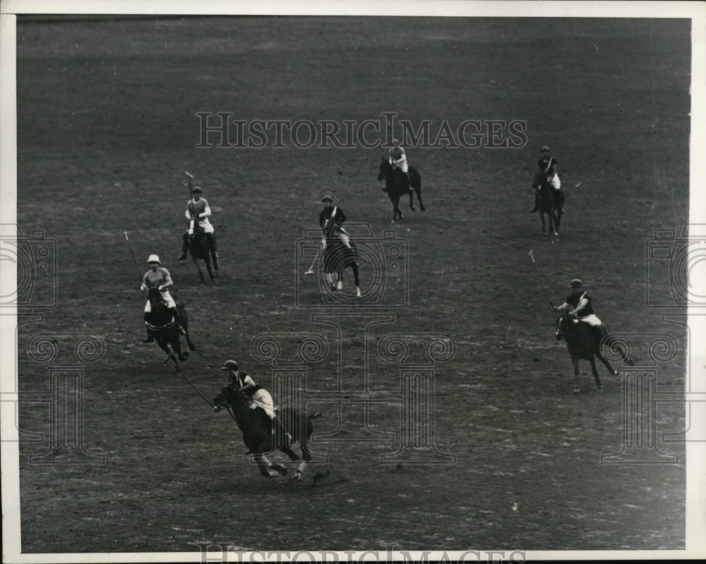 1937 Press Photo Old Westbury US polo champs Mike Phipps scores - nes32348- Historic Images