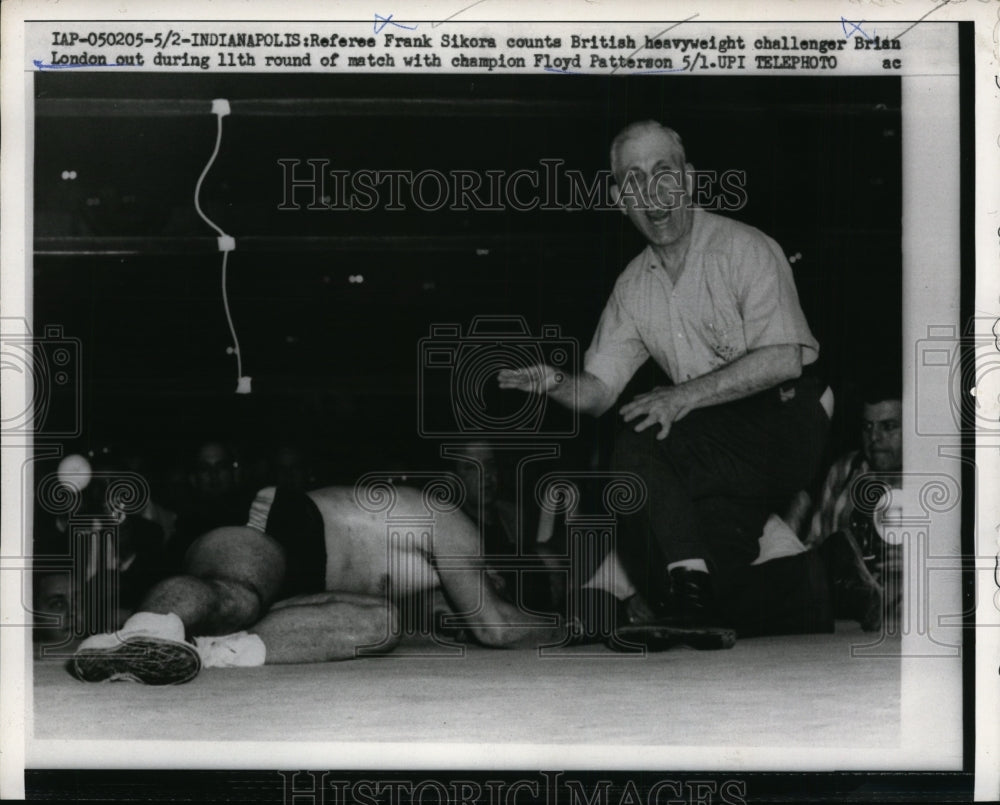 1959 Press Photo Inianapolis Brian London counted out by ref Frank Sikora- Historic Images