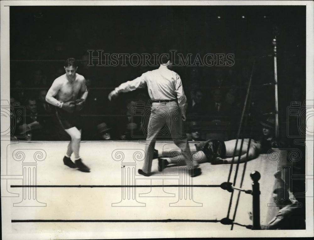 1931 Press Photo Tony Starr takes full count in 2nd round of fight vs Pereda- Historic Images