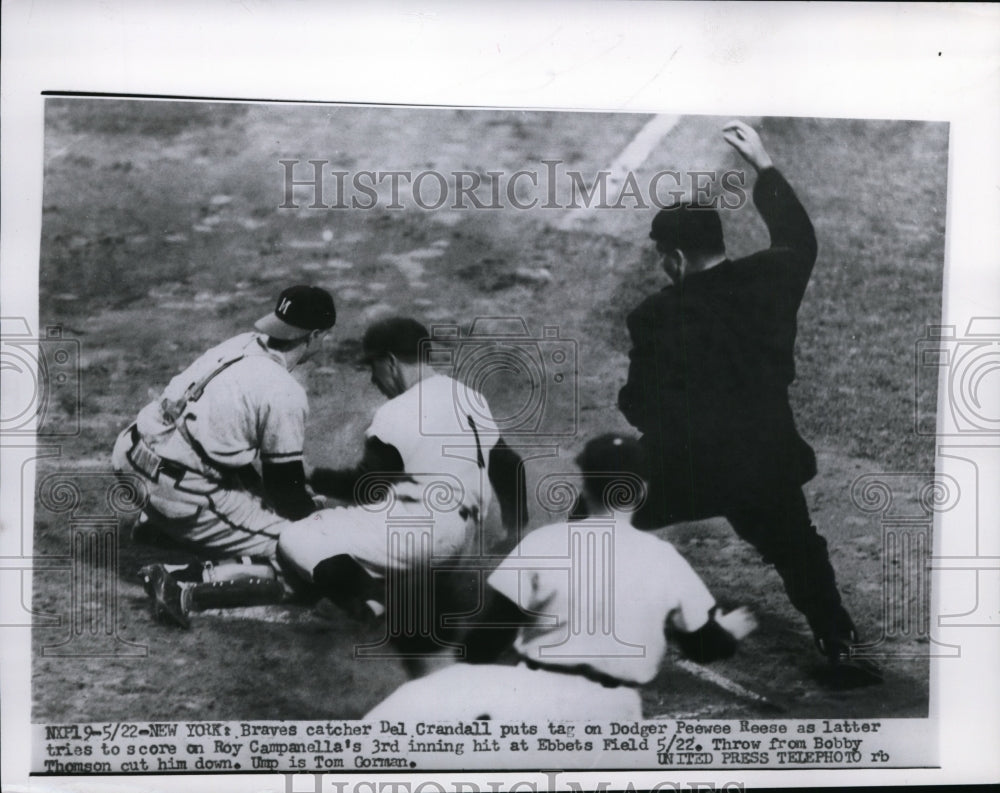 1956 Press Photo Braves catcher Del Crandall tags Dodger Peewee Reese- Historic Images