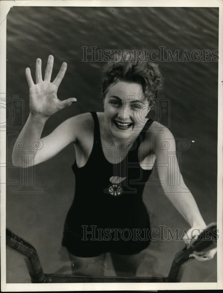 1935 Press Photo Erma Kompa breaks five records at Miami Biltmore Aquatic Meet- Historic Images