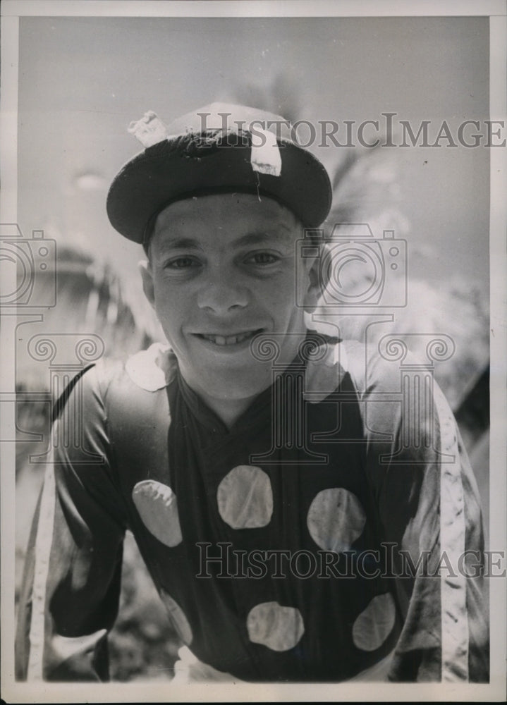 1941 Press Photo Apprentice jockey Conn McCreary at Hialeah Park - nes33032- Historic Images