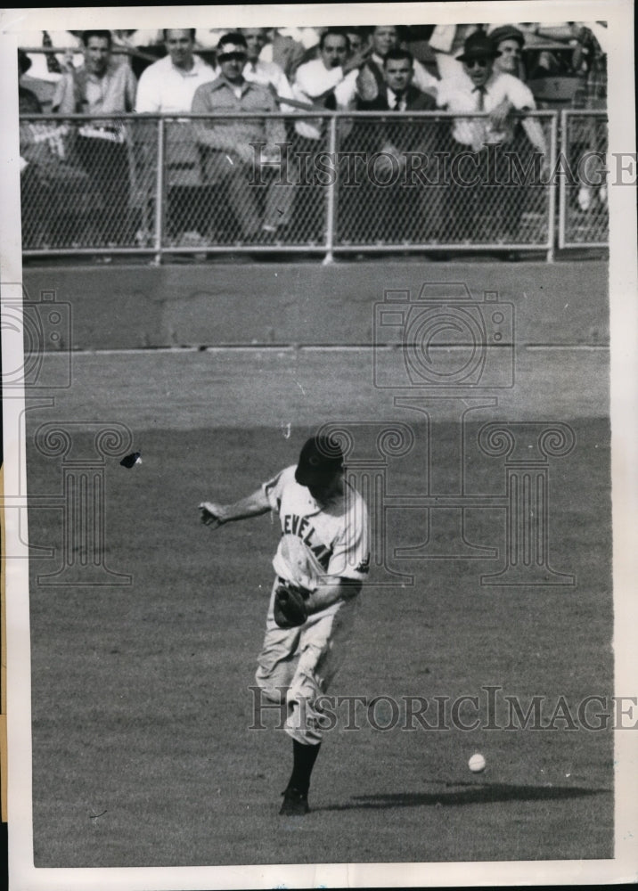 1951 Press Photo NYC SAm Chapan of Indians vs Yankees at Yankee Stadium- Historic Images