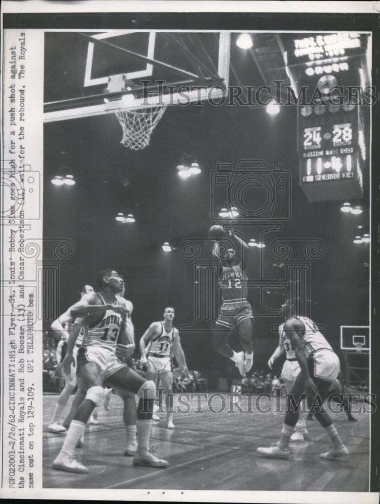 1962 Press Photo Cinncinati St Louis&#39; Bob Sims vs Royals Bob Boozer - nes33062- Historic Images