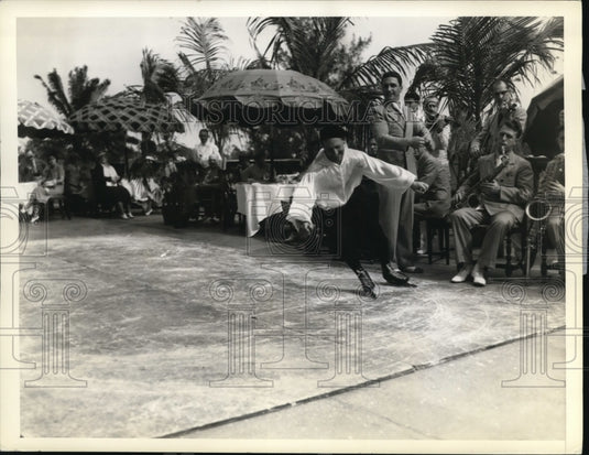 1935 Press Photo Bobby McLean ice skater & stunt artist performs in Miami- Historic Images