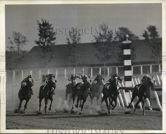 1944 Press Photo Jamaica NY J Westrope on Jean Sickle, Darby Dunedin & Roberts- Historic Images