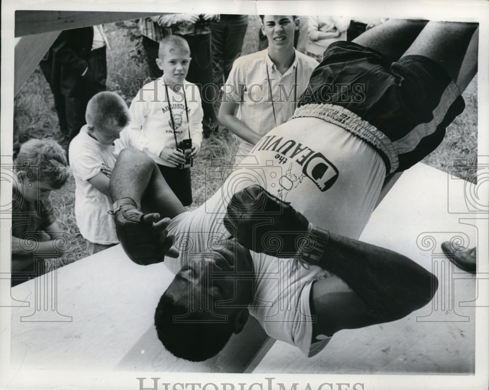 1962 Press Photo Elgin Ill. Floyd Patterson at workout for boxing match- Historic Images